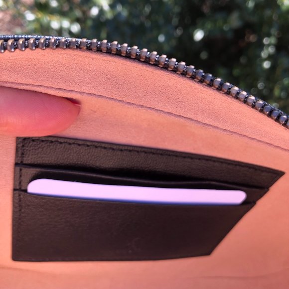 Gucci Black Clutch with Gold Logo - Picture 2 of 7